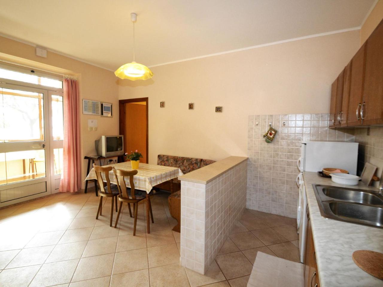 Lucilla-2 Apartment *